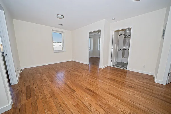 Rented by Level Group | media 3