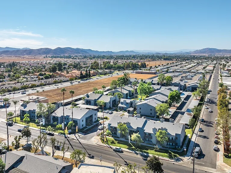 evRIA Diamond Valley — Photo 9