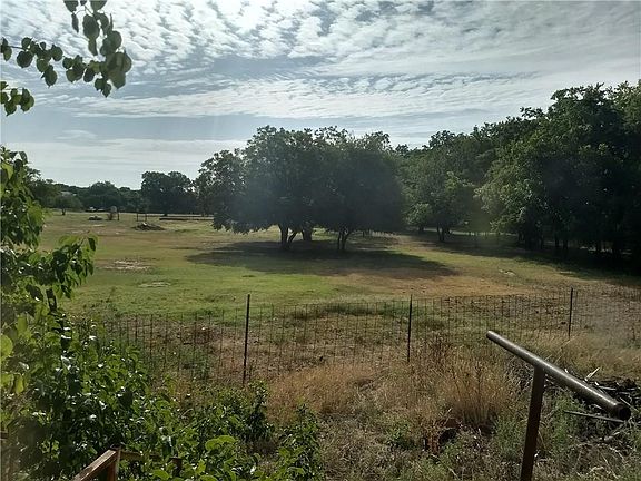 4th image of 3100 N Oak Ave