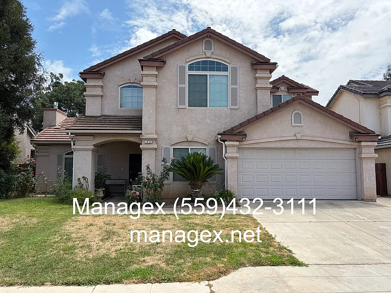 2833 E Cromwell Ave — Photo 2