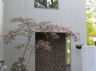 2 Olive Ln, Ridgefield, CT 06877