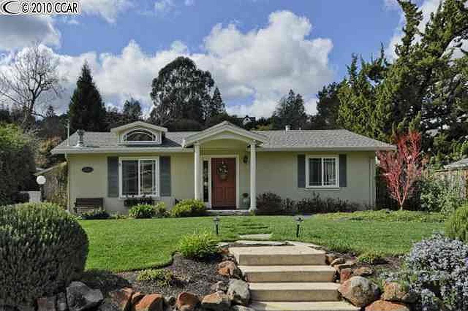 1st image of 12 Valley View Dr