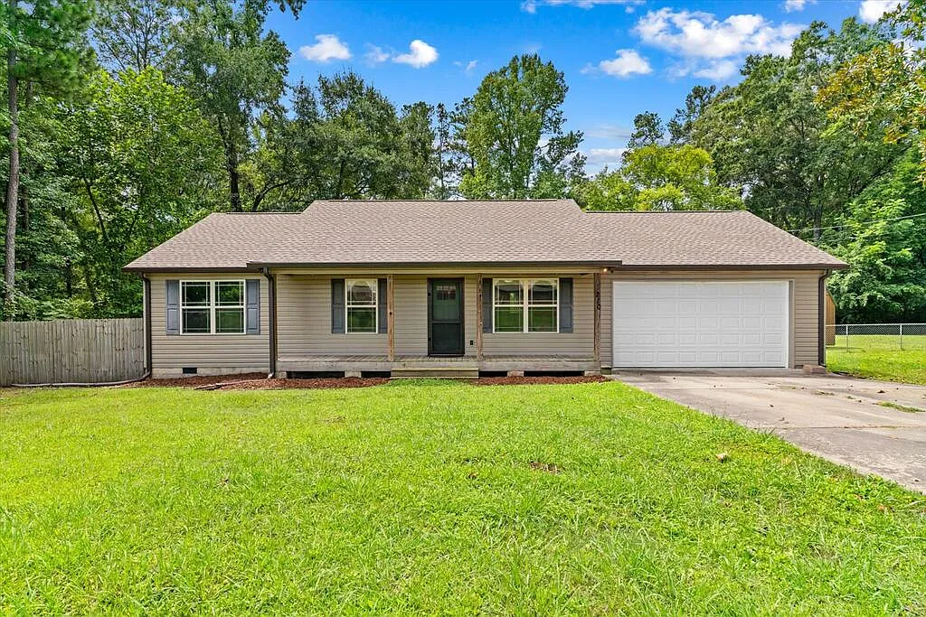3 bed, 1120 sqft, $2,000 — Photo 3