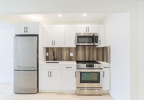 2nd image of 217 Macon St #3A