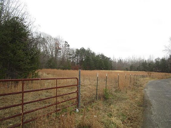 5th image of 475-479 Corning Dr