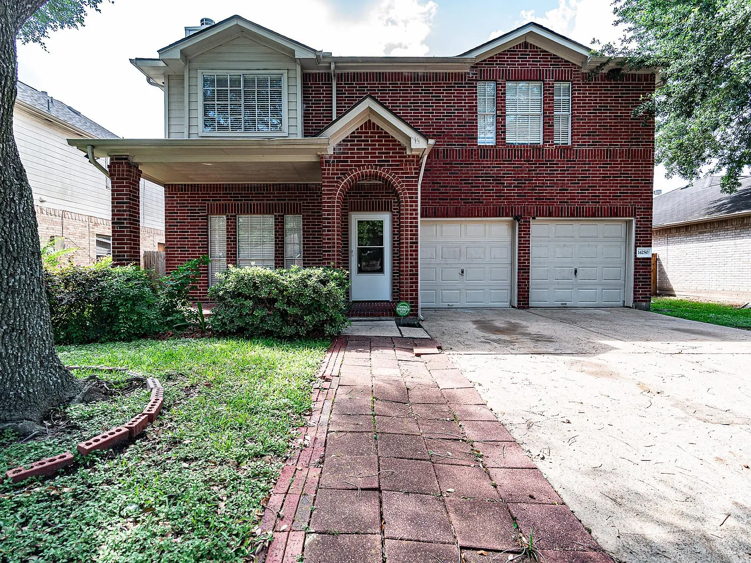 5 bed, 3.5 bath, 2131 sqft, $2,500 — Photo 2