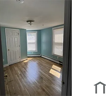 3 bed, 950 sqft, $3,400 — Photo 4