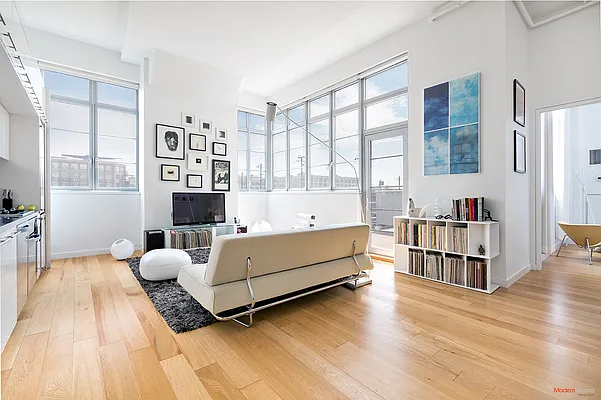 Sold by Modern Spaces | media 19