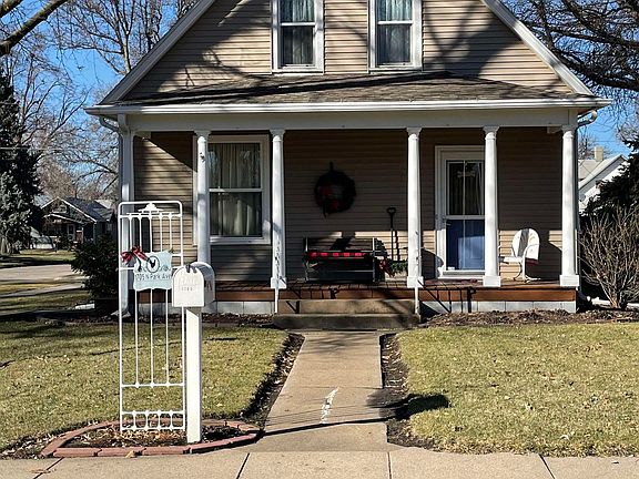 3rd image of 1705 N Park Ave