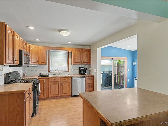 5th image of 109 Summit Ave