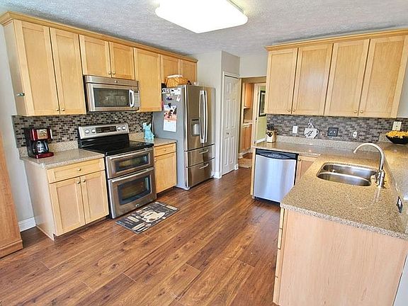5th image of 1260 Meadow Woods Dr