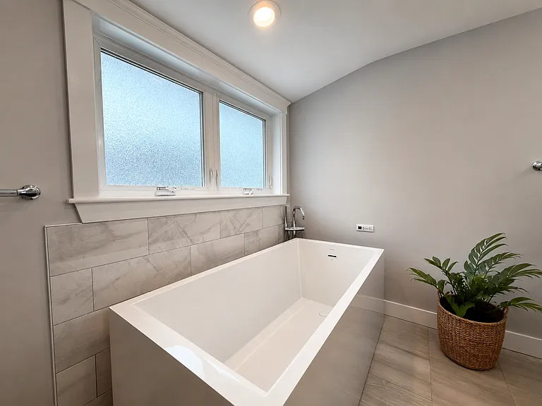 44 Garrison Ave — Photo 9