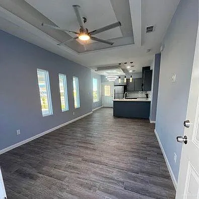 2 bed, 2.0 bath, 905 sqft, $1,000 — Photo 2