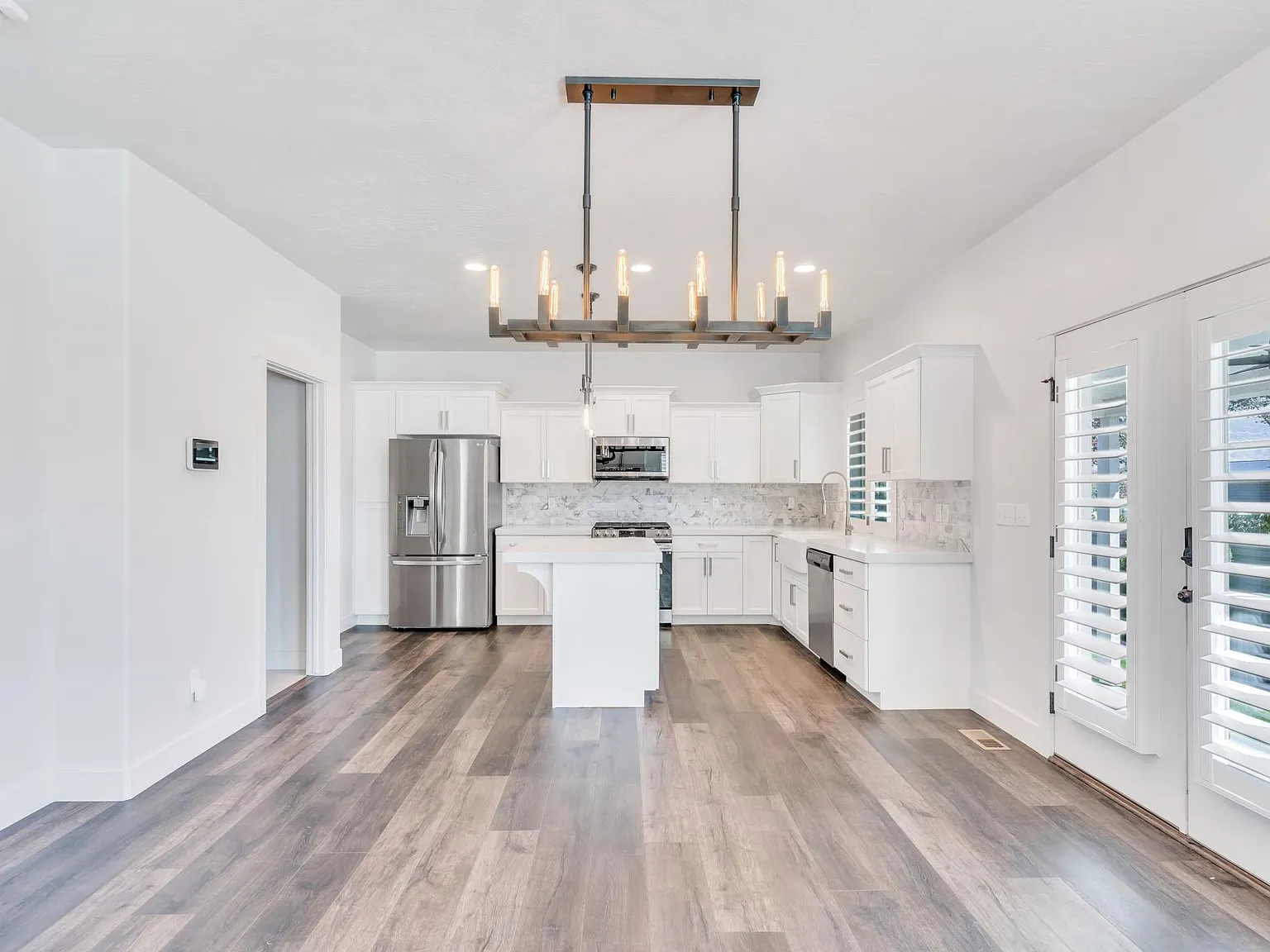 512 N 20 W — Photo 3