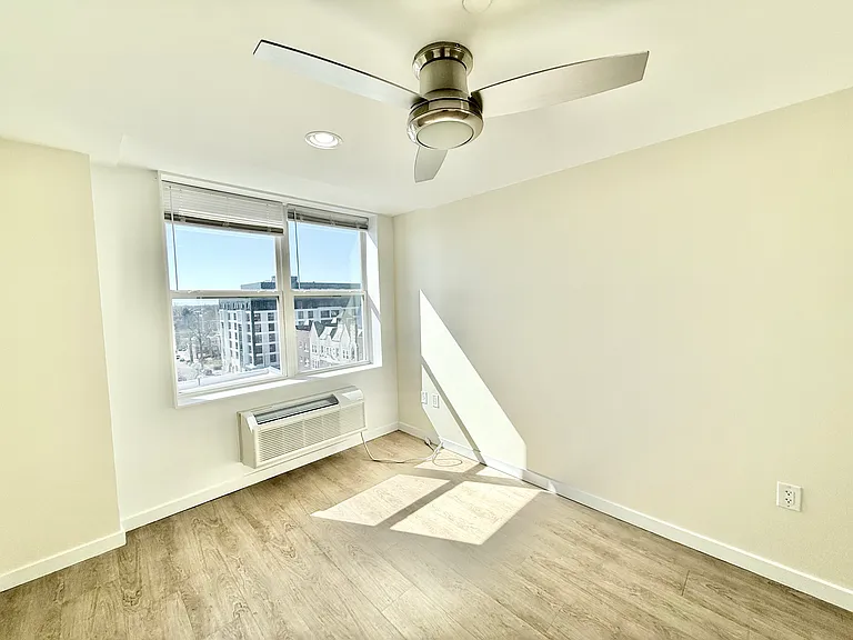 249 S 49th St #8O6 — Photo 39