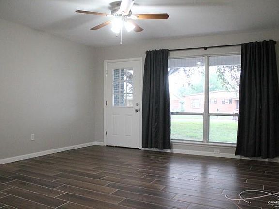 3rd image of 2204 Camellia Ave