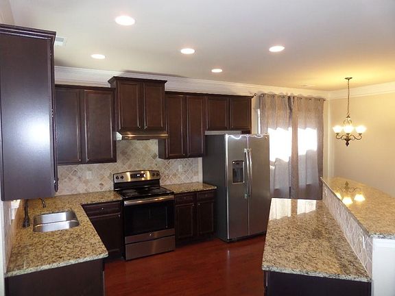5th image of 671 Langley Farms Dr