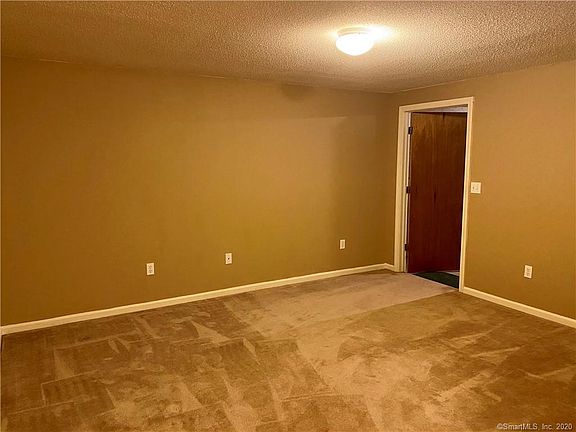 5th image of 2 Periwinkle Ln
