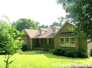 565 Piney Mountain Rd, Greenville, SC 29609