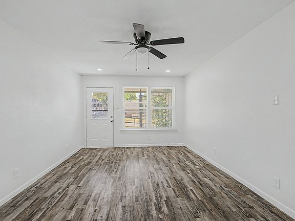 5th image of 1209 Grinnell St