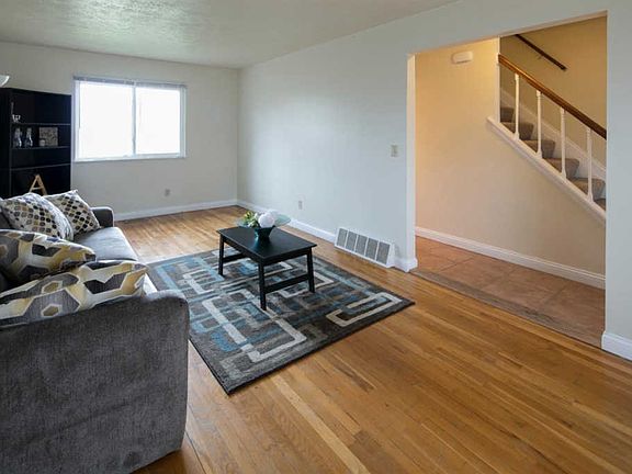 3rd image of 11691 Hinkley Dr