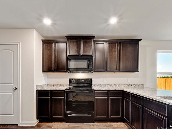 4th image of 15106 Waterow View