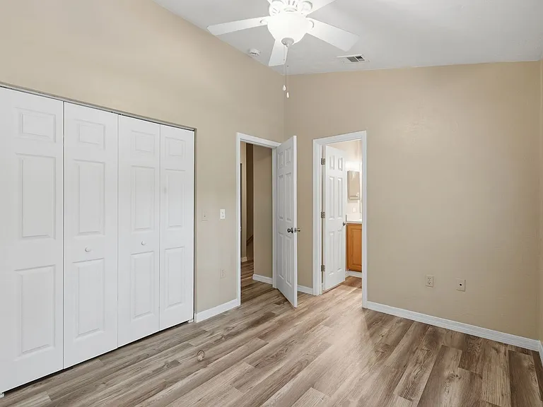 1710 NW 7th St #202 — Photo 15