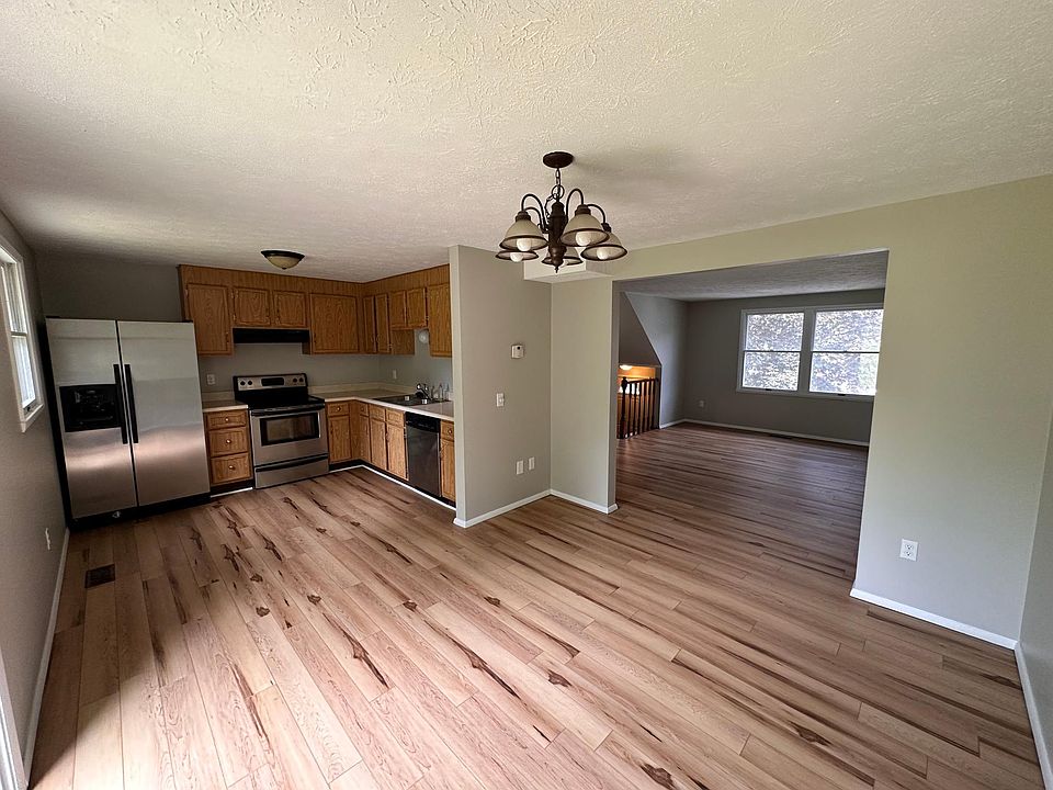 1st image of 3221 Sherwood Dr