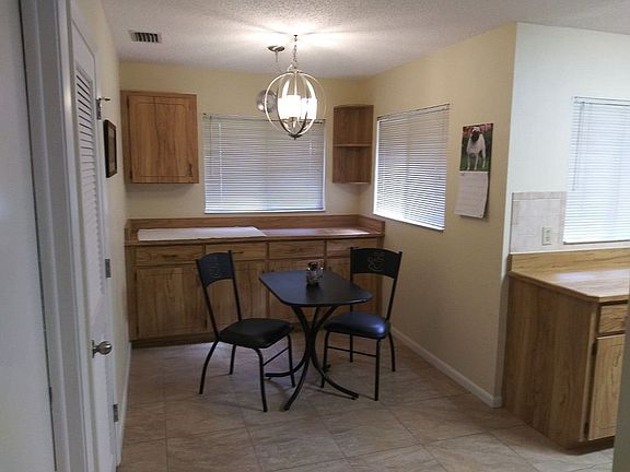 4th image of 51 Felshire Ln