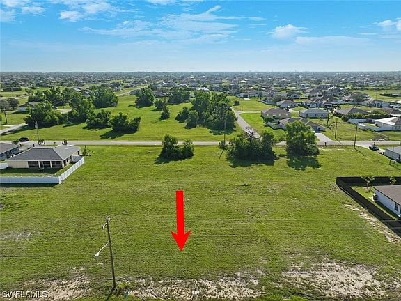 2nd image of 1407 Chiquita Blvd N