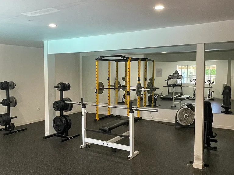 Kahlua Apartments — Photo 9