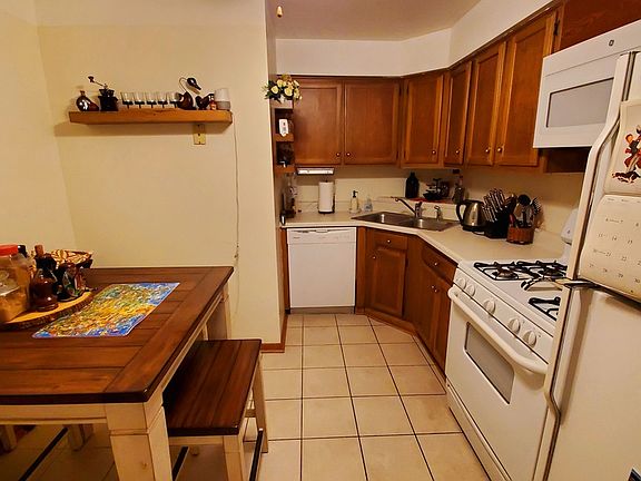 5th image of 16 Crestview Ln N #2