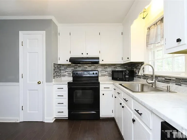 2518 W Wilson St — Photo 5