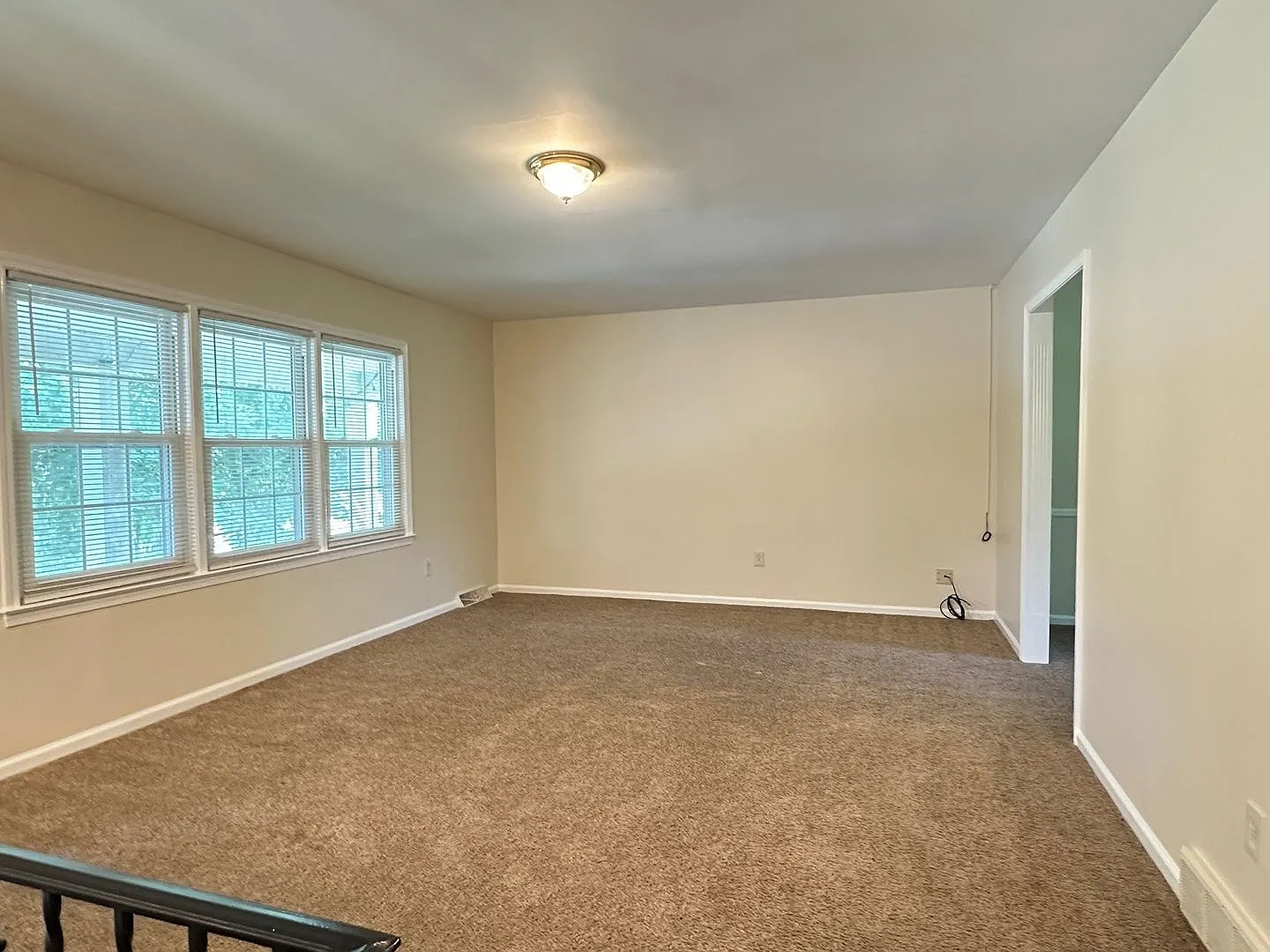 Coming Soon! Beautiful House In Tates Creek! 3 Br, 2.5 Baths, Finished Basement & Garage — Photo 3