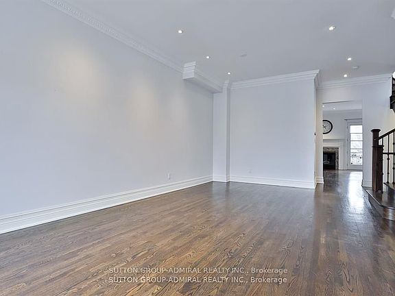 3rd image of 183 Douglas Ave