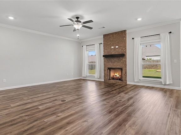 4th image of 316 W Tyler Rd