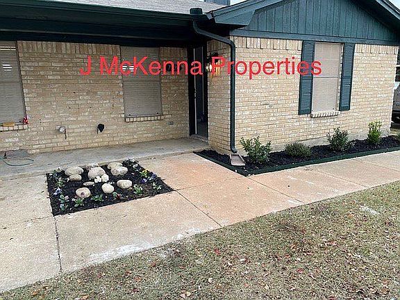 3rd image of 7724 Jennifer Ln
