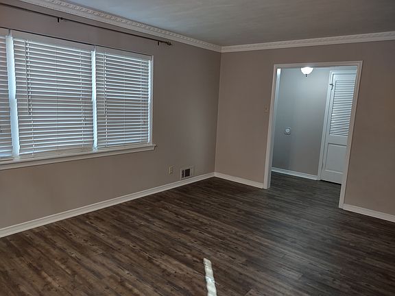 5th image of 722 Wildgrove Dr