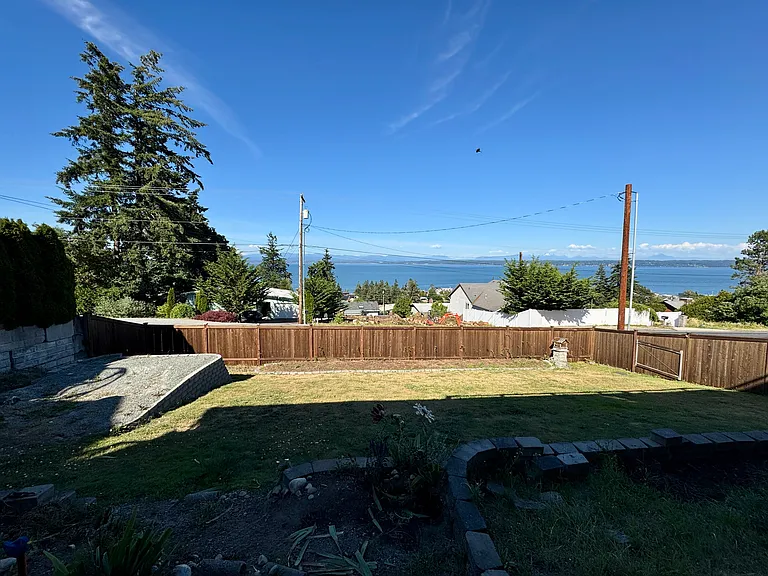 1353 Rainbow Ln — Photo 1