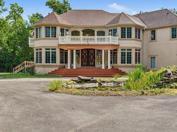 872 Rosedale Ter, Crete, IL 60417