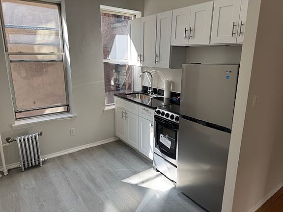 5th image of 183 Sullivan St APT D3