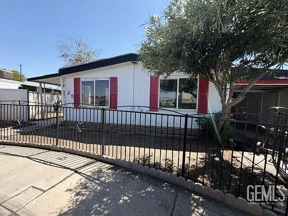 2nd image of 3601 S Chester Ave Space 25
