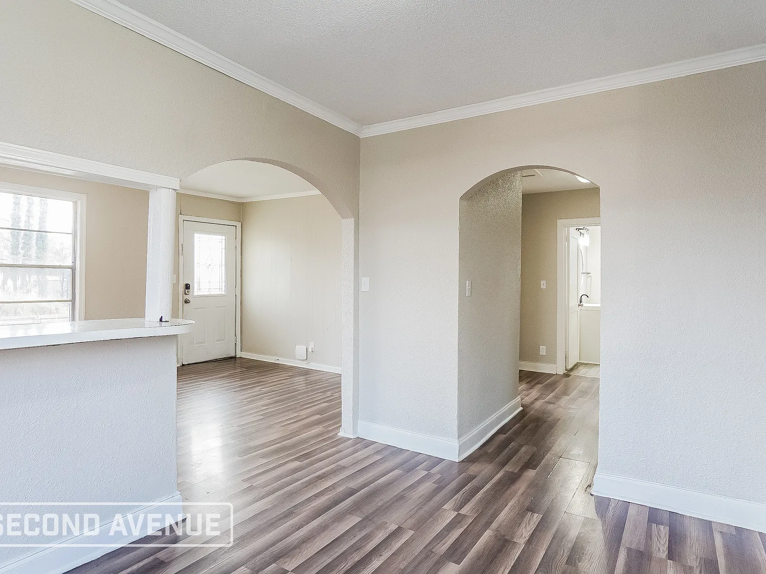 3 bed, 1.0 bath, 1411 sqft, $925 — Photo 3