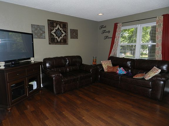 2nd image of 2609 NW Pembroke Ct