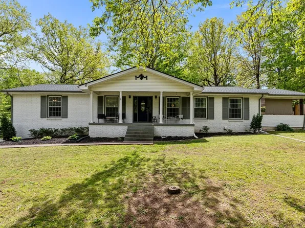 106 Canary Dr, Dickson, TN 37055