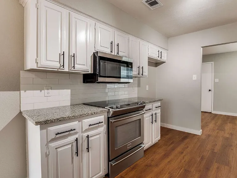 614 Brian Dr — Photo 10