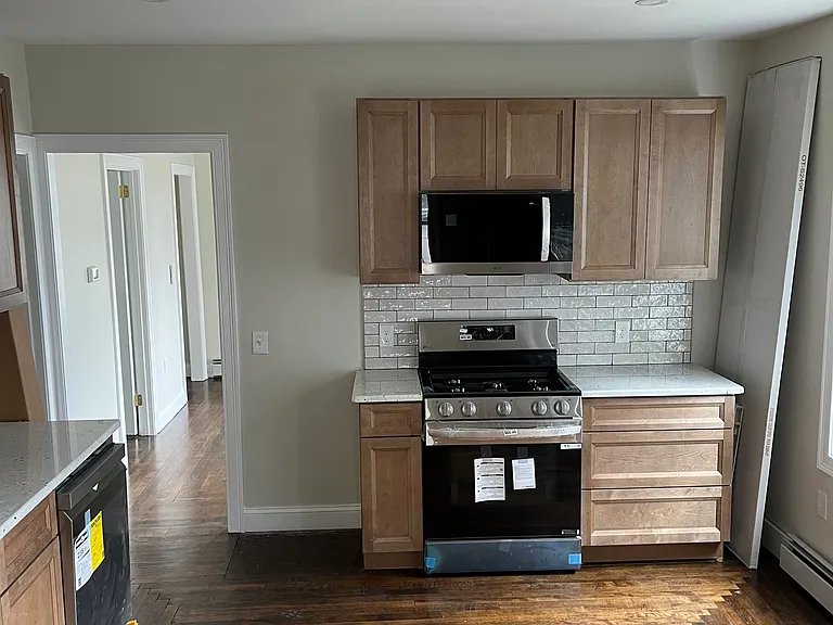 230 Unit St #1 — Photo 20