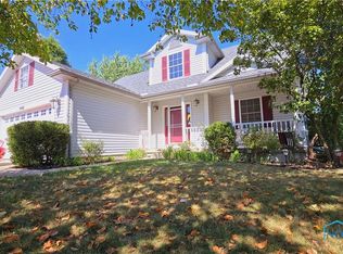 1140 Sandpiper Ln, Bowling Green, OH 43402