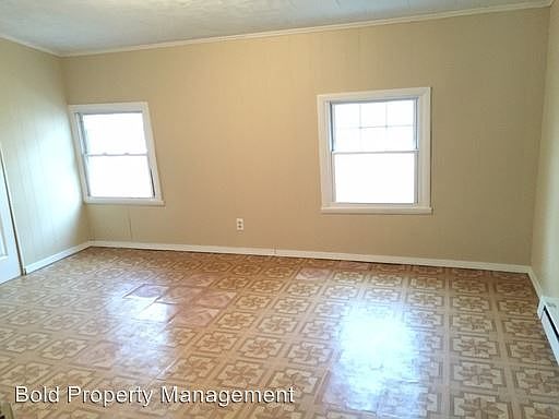 2nd image of 536 Walnut St
