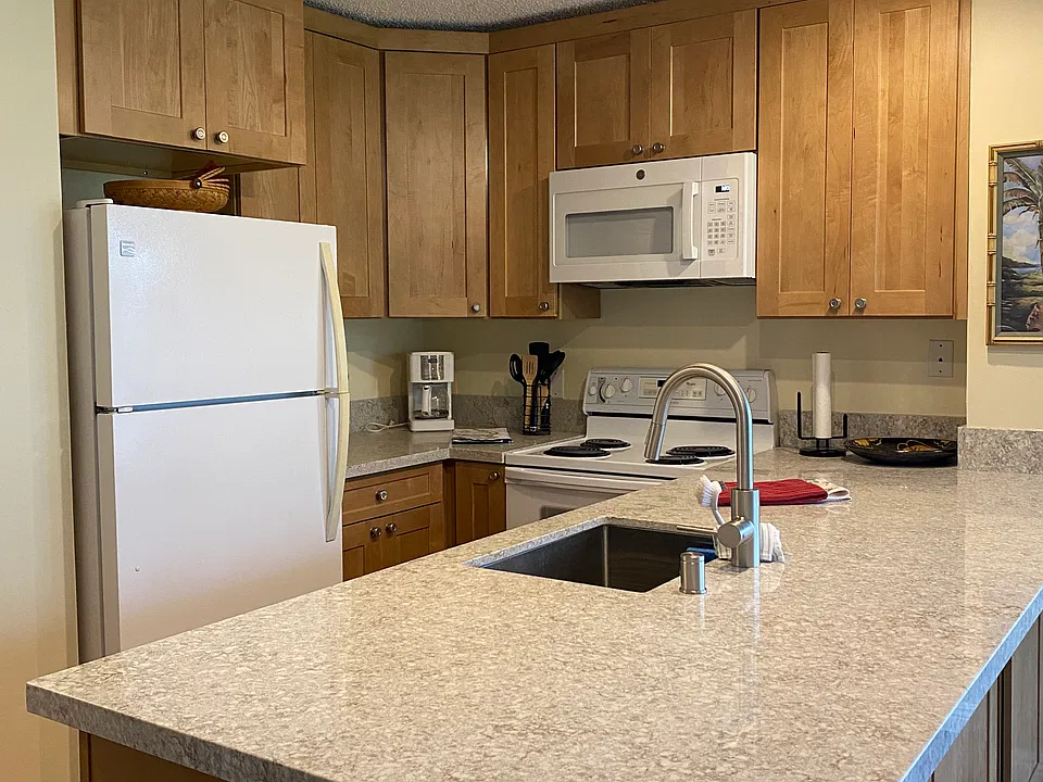 75-6016 Alii Dr #311